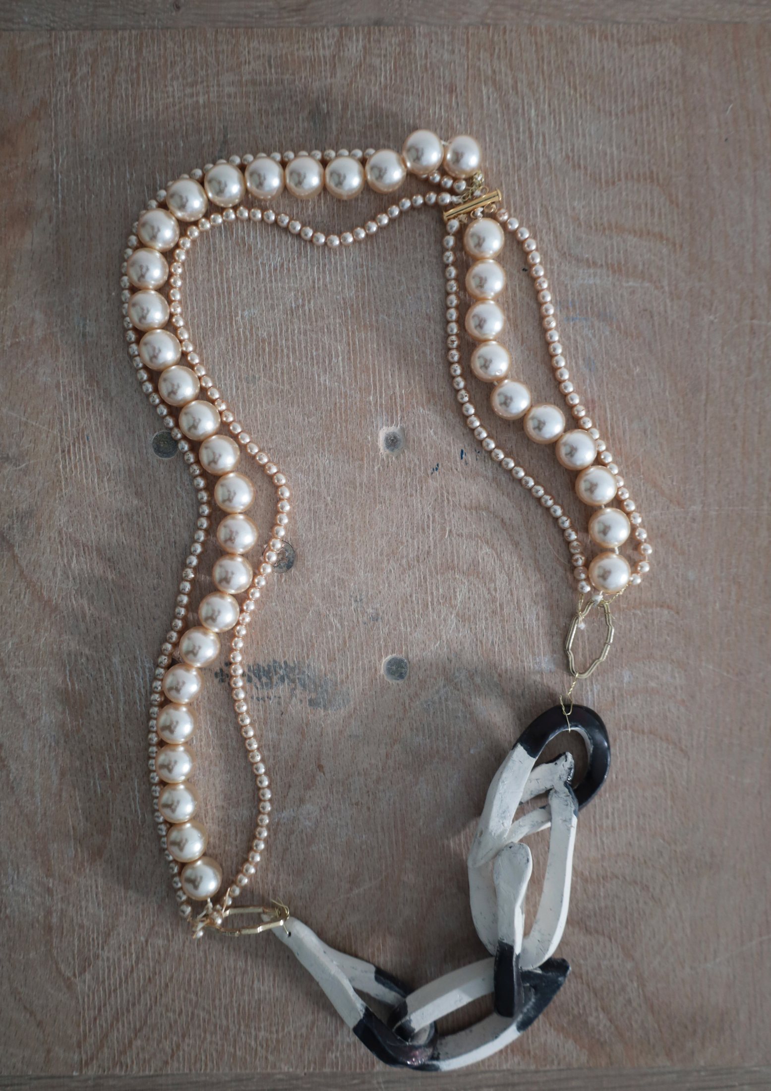 Totem & Tribal, Ceramic jewellery, still life